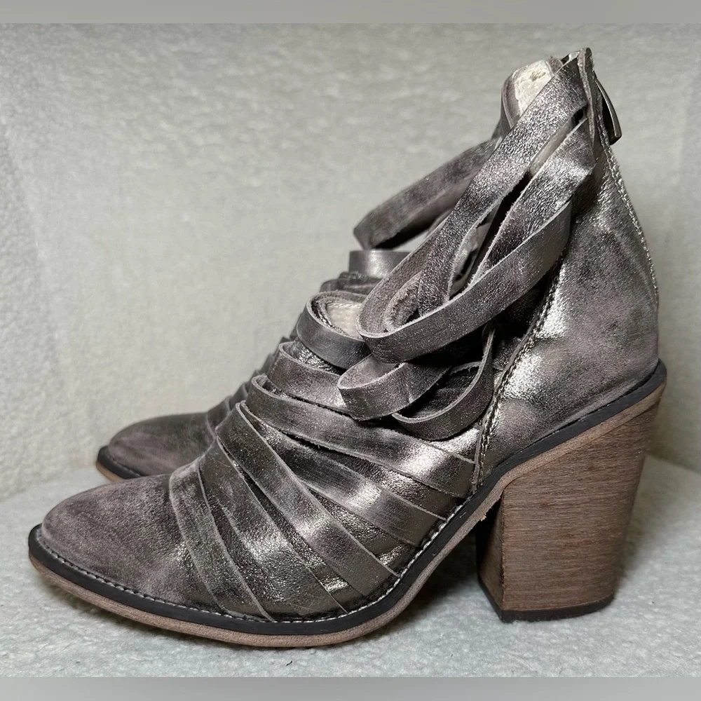 Free People size 37